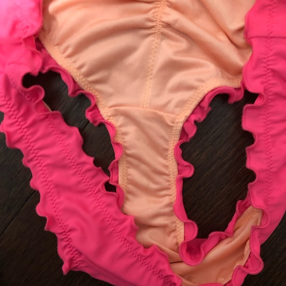 Abercrombie & Finch bikini top and Victoria Secret ruffle bikini bottom sz S - Picture 9 of 9